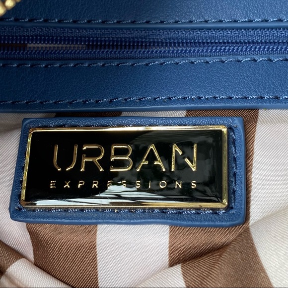 Urban Expressions Blue Woven Straw Tassel Bag - Picture 5 of 7